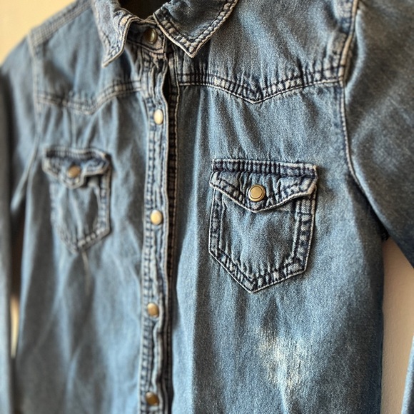 Miley Cyrus Max Azria Denim Indigo Distressed Denim Snap Down Top Long Sleeve S - Picture 8 of 11